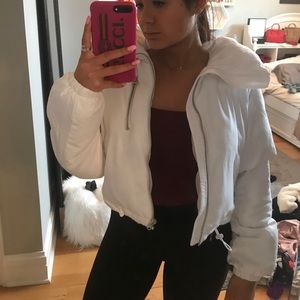 White cropped puffy jacket